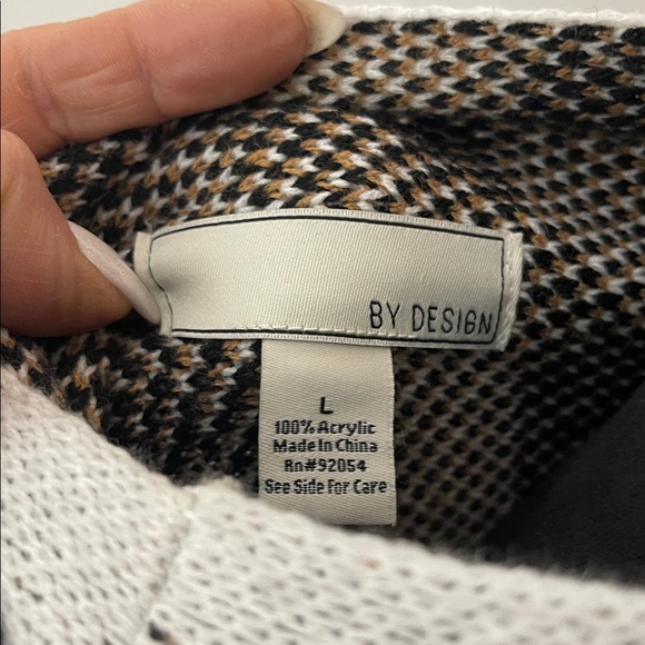 Plaid Turtleneck Sweater - Black and White - Picture 7 of 9